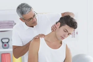 چه زمان برای درمان درد شانه باید فوراً به پزشک مراجعه کنید؟