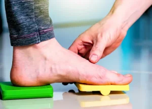 فیزیوتراپی کف پای صاف و ارزیابی بیومکانیک پا در کلینیک
