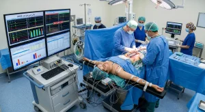 سیستم پایش عصبی IONM در اتاق عمل جراحی اسکولیوز